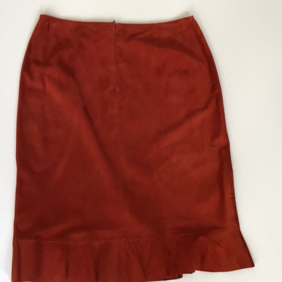 Harold’s suede skirt - Picture 2 of 6
